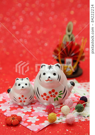 Tiger year Tiger year Zodiac parent and child New Year's material Red back Front vertical 84222214