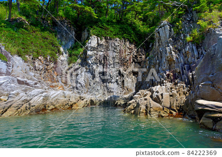 Jodogahama, a steep quay under Koyasujizoji, Tohoku, Miyako City, Iwate Prefecture (1) 84222369