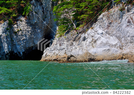 Jodogahama, Hachinohe hole (also known as Blue Grotto) behind the cape of Odaiba Observatory, Tohoku, Miyako City, Iwate Prefecture (1) Jodogahama, Hachinohe hole (also known as Blue Grotto) behind the cape of Odaiba Observatory, Tohoku, Miyako City, Iwate Prefecture (1) 84222382