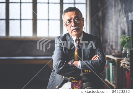 穿西裝的男人（鄧迪） 84223283