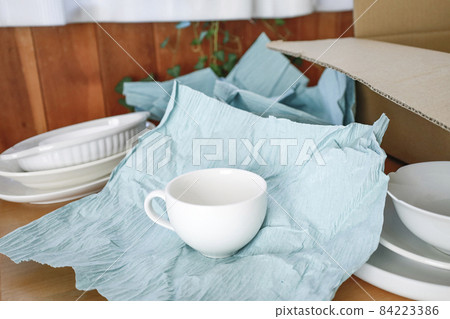 Container and cardboard Container and cardboard 84223386