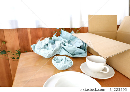 Container and cardboard Container and cardboard 84223393