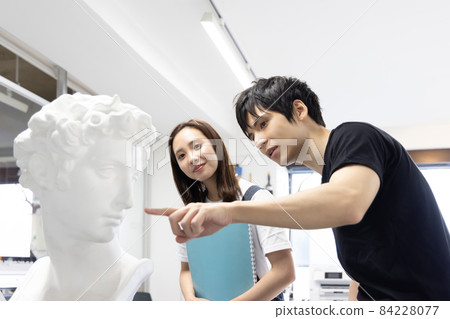 教畫畫的老師 84228077