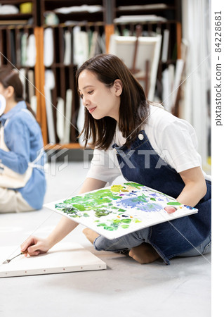 Beauty college student image 84228681