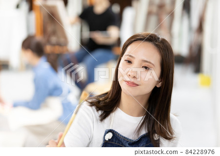美女大學生形像畫板水印 美女大學生形像畫板水印 84228976
