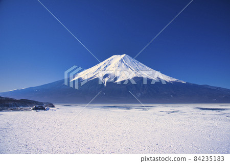 Drift ice / synthesis of Mt. Fuji and the Sea of Okhotsk 84235183