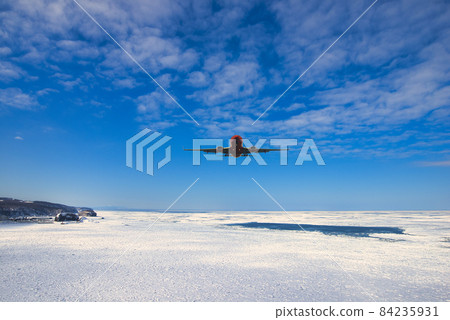 Drift ice in the Sea of Okhotsk, a winter tradition 84235931