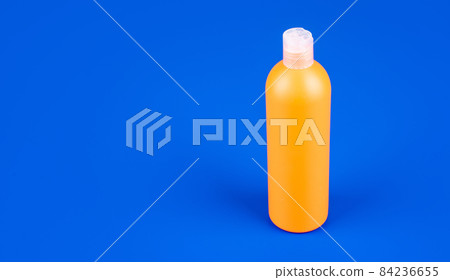 presenting cosmetic product. unbranded shampoo advertisement. presenting cosmetic product. unbranded shampoo advertisement. 84236655