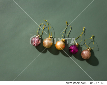 Golden and pink ornaments and Christmas backgrounds to decorate the Christmas tree Golden and pink ornaments and Christmas backgrounds to decorate the Christmas tree 84237166