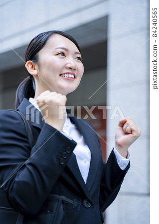 Female job hunting student in a suit Recruit Freshers 84240565