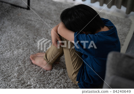 為擔心被欺負和蹲伏的小學生提供複印空間 為擔心被欺負和蹲伏的小學生提供複印空間 84240649