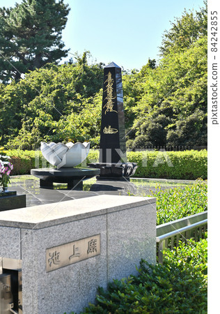 Ikegami walk: Daibo Hongyoji Temple Nichiren sect Ikegami mausoleum 84242855