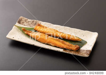 烤鱒魚鮭魚加鹽 84248099