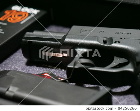 Tokyo Marui Glock G19 barrel side Tokyo Marui Glock G19 barrel side 84250260