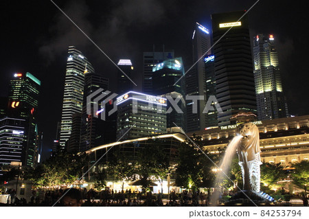 新加坡濱海灣龍巨型度假酒店濱海灣金沙和魚尾獅夜景景點 新加坡濱海灣龍巨型度假酒店濱海灣金沙和魚尾獅夜景景點 84253794