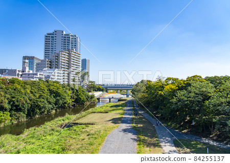 [東京] 從世田谷區兵庫島公園看二子玉川的街景 84255137