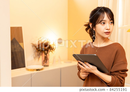 精品店員 精品店員 84255191