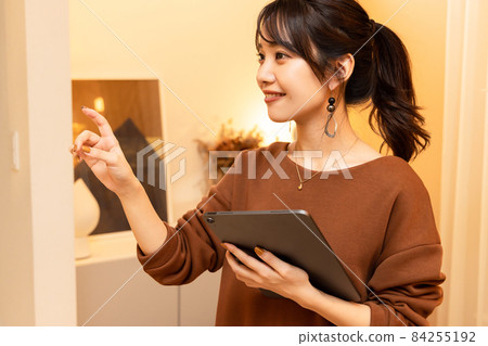 精品店員 精品店員 84255192