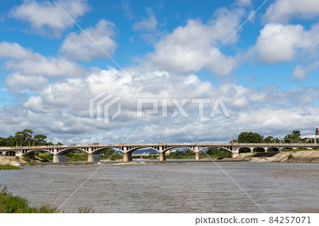 Blue sky and white clouds covering the Hyogo and Muko Rivers 84257071