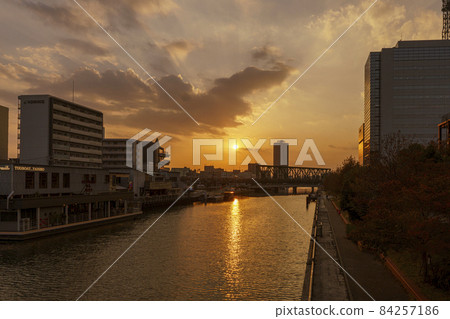TUGBOAT_TAISHO (Taisho Tag Boat) Osaka City Evening View [November 2021] 84257186