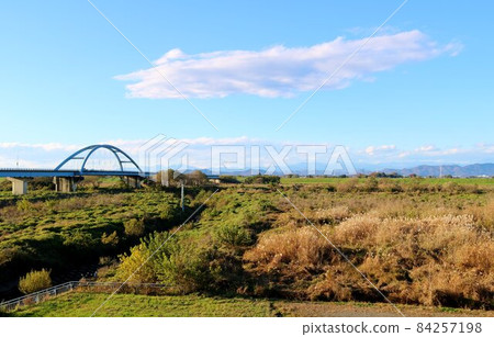 View of the autumn riverbed from the embankment Bridge mountain scenery Watarase View of the autumn riverbed from the embankment Bridge mountain scenery Watarase 84257198