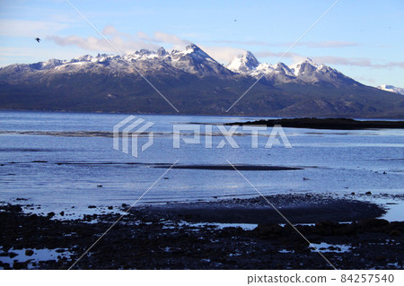 阿根廷巴塔哥尼亞雪山和湖泊 84257540