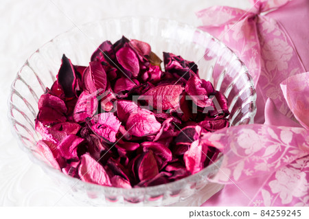 Potpourri satin cloth bag and organdy ribbon sachet 84259245