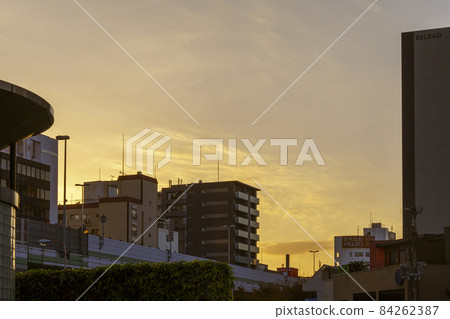 難波市景、夜景、千日前大道和阪神高速公路 84262387