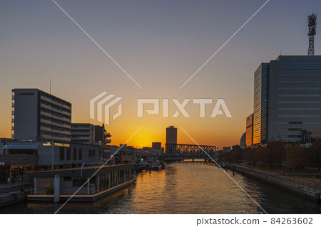 TUGBOAT_TAISHO (Taisho Tag Boat) Osaka City Evening View [Autumn 2021] 84263602