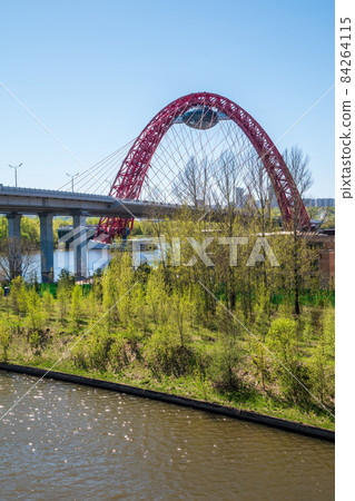 Zhivopisny suspension bridge landscape in Moscow, Russia Zhivopisny suspension bridge landscape in Moscow, Russia 84264115