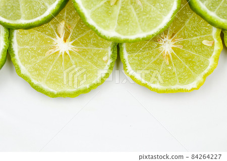 Top view of sliced bergamot 84264227