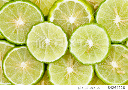 Top view of sliced bergamot 84264228