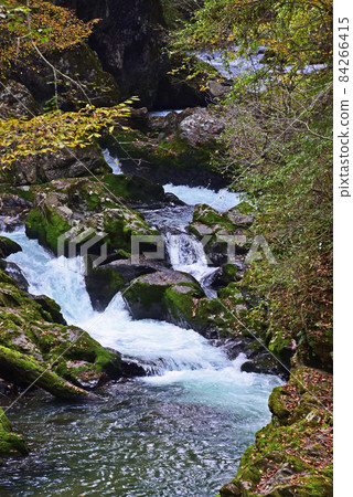 Taishaku Gorge (National Park, Scenic Beauty, Mountains of China, Tojo Town, Shobara City, Hiroshima Prefecture-Jinseki Kogen Town) 84266415