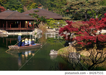 《香川縣》栗林花園·船屋上的遊客 《香川縣》栗林花園·船屋上的遊客 84267531