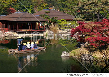 《香川縣》栗林花園·船屋上的遊客 《香川縣》栗林花園·船屋上的遊客 84267536