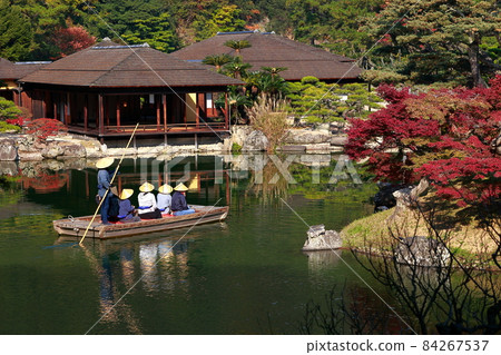 《香川縣》栗林花園·船屋上的遊客 《香川縣》栗林花園·船屋上的遊客 84267537