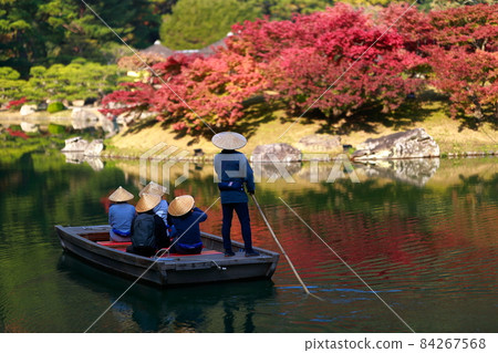 《香川縣》栗林花園·船屋上的遊客 《香川縣》栗林花園·船屋上的遊客 84267568