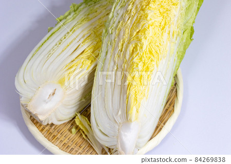 White background Chinese cabbage 1/4 cut White background Chinese cabbage 1/4 cut 84269838