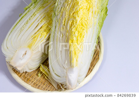 White background Chinese cabbage 1/4 cut White background Chinese cabbage 1/4 cut 84269839
