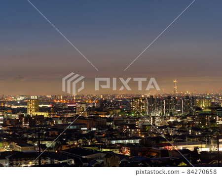 [HDR] Night view of downtown Osaka 84270658
