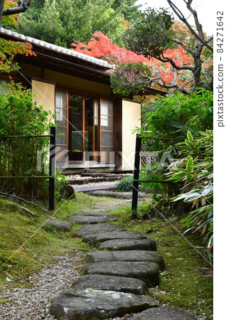 Narukusan in Autumn 84271642