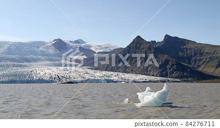 Fjallsarlon Glacial lake in Iceland 84276711