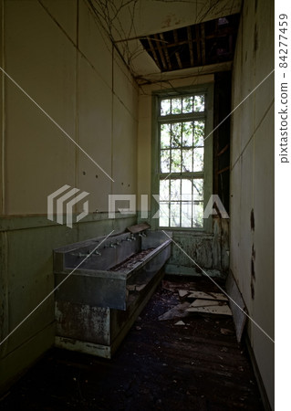 Ruins, ruins, abandoned hospitals, closed schools 84277459