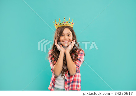 self confident queen. expressing smug. arrogant princess in tiara. proud kid with curly hair. self confident queen. expressing smug. arrogant princess in tiara. proud kid with curly hair. 84280617