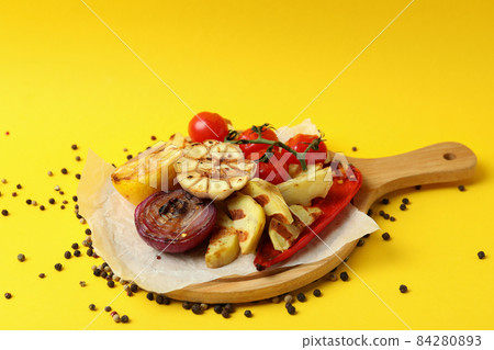 Concept of tasty eating with grilled vegetables, space for text 84280893