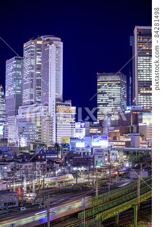 Night view of Nagoya Station Building seen from Nagoya City Global Gate 84281498