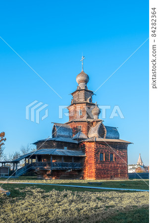 Traditional wooden church in Suzdal Traditional wooden church in Suzdal 84282364