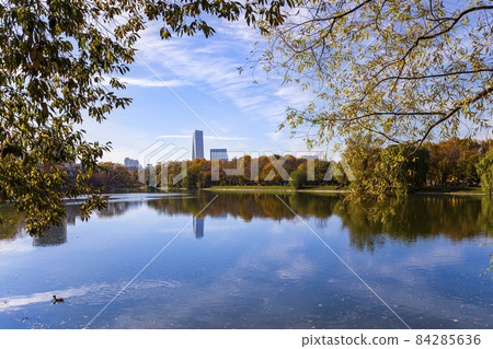 Big Novodevichy pond on a sunny autumn day near the Novodevichy convent (Bogoroditse-Smolensky monastery). Moscow, Russia. UNESCO world heritage site Big Novodevichy pond on a sunny autumn day near the Novodevichy convent (Bogoroditse-Smolensky monastery). Moscow, Russia. UNESCO world heritage site 84285636