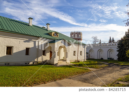 Novodevichy convent (Bogoroditse-Smolensky monastery) on a sunny autumn day. Moscow, Russia. UNESCO world heritage site 84285715