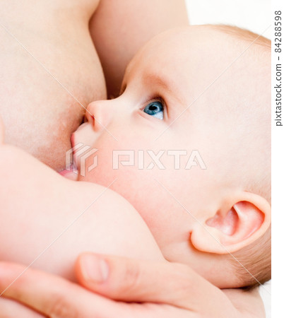 Breastfeeding Breastfeeding 84288598